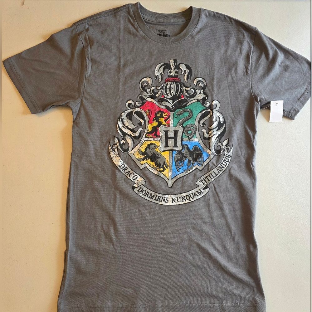 Harry Potter Hogwarts School Crest T-shirt